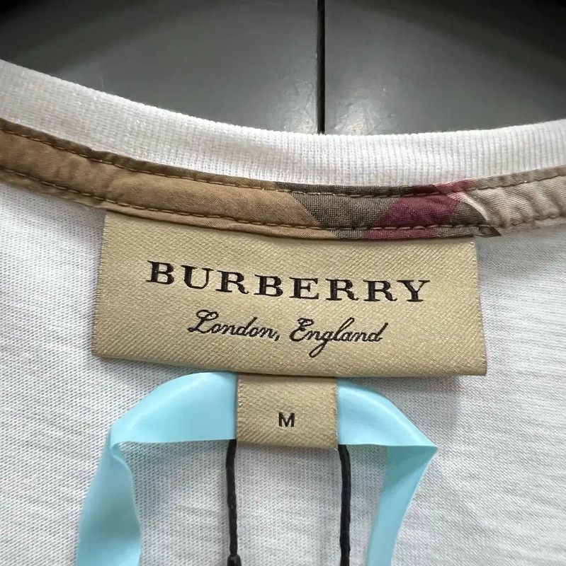 Burberry Burberry Women's Embroidered White Summer T-Shirt Size M / US 6-8 / IT 42-44 - 4 Thumbnail