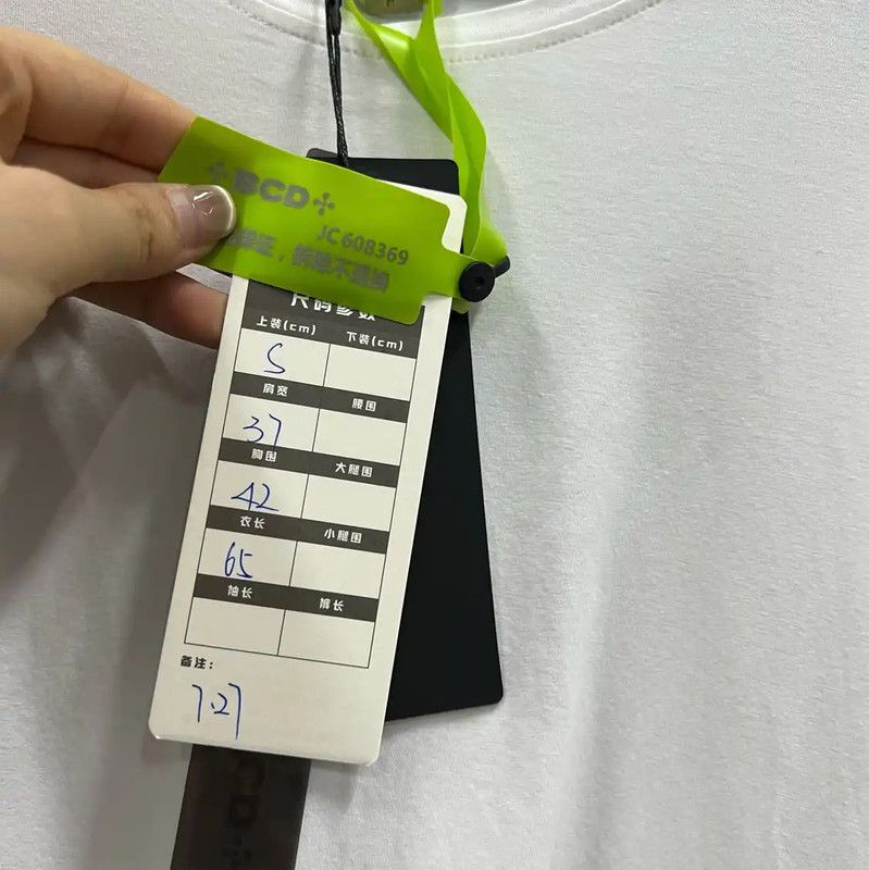 Burberry Burberry Women's White Cotton Short Sleeve T-Shirt Size S / US 4 / IT 40 - 5 Thumbnail