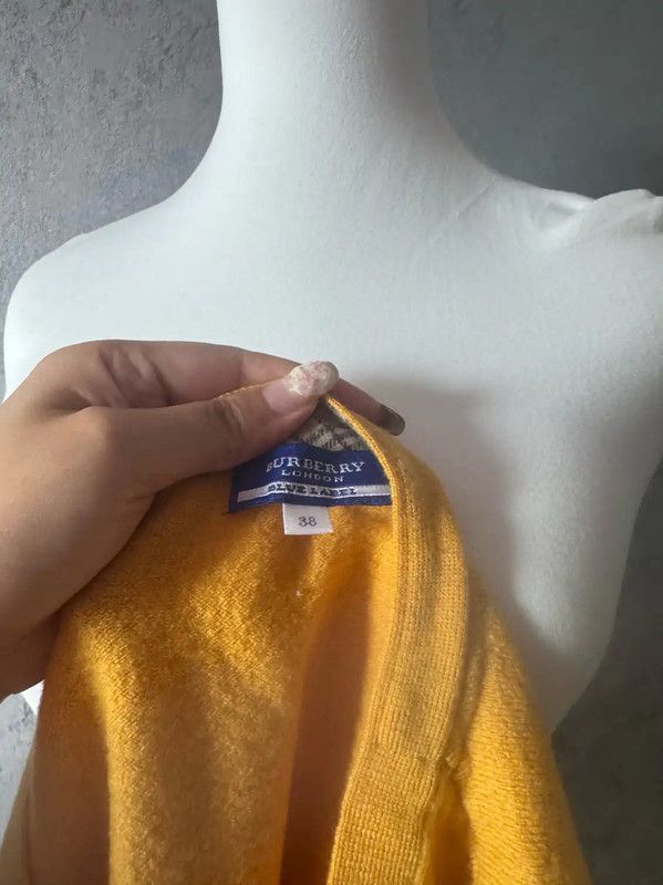 Burberry Burberry Yellow Wool Long Sleeve Sweater Size M / US 6-8 / IT 42-44 - 8 Thumbnail