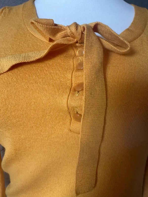 Burberry Burberry Yellow Wool Long Sleeve Sweater Size M / US 6-8 / IT 42-44 - 3 Thumbnail