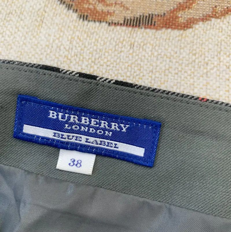 Burberry Burberry Gray Plaid Wool Mini Skirt Size 27" / US 4 / IT 40 - 3 Thumbnail