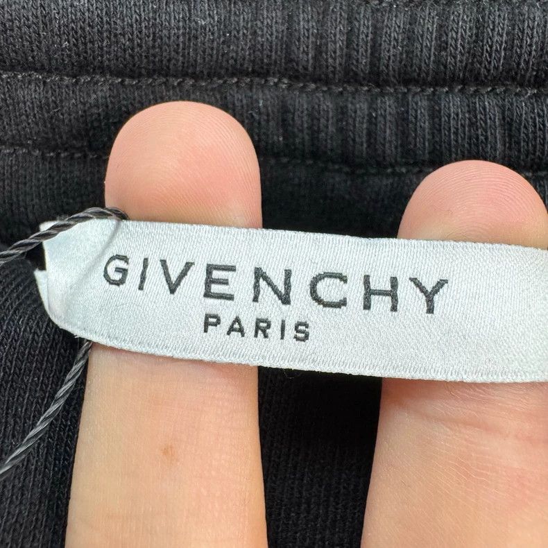 Givenchy Givenchy Black Embroidered Letter Shorts-yf Size US 34 / EU 50 - 6 Thumbnail