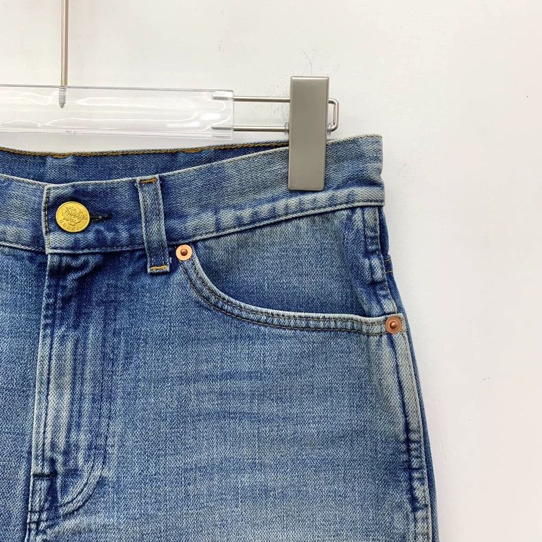 Gucci Gucci Blue Strawberry Embroidered Denim Shorts-yf Size US 26 / EU 42 - 3 Thumbnail