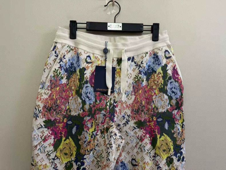 Louis Vuitton Louis Vuitton Floral Logo Knit Shorts-yf Size US 34 / EU 50 - 2 Thumbnail