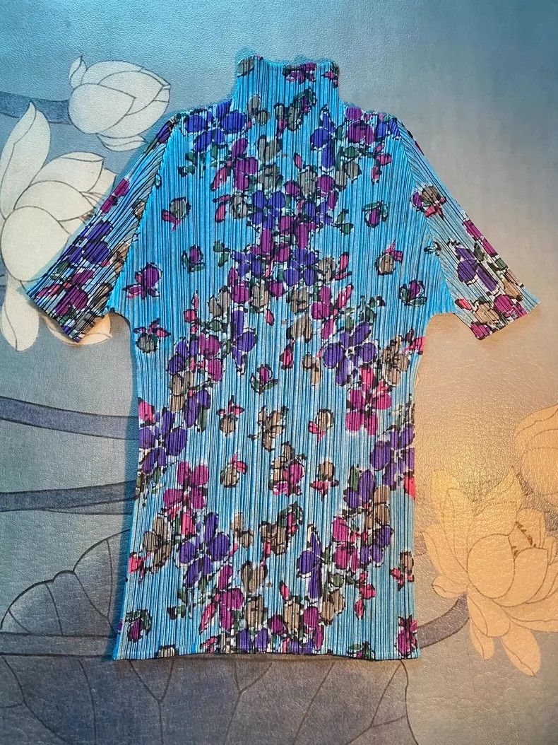 Issey Miyake Issey Miyake Pleated Floral Mock Neck Top - dmc Size US M / EU 48-50 / 2 - 2 Thumbnail