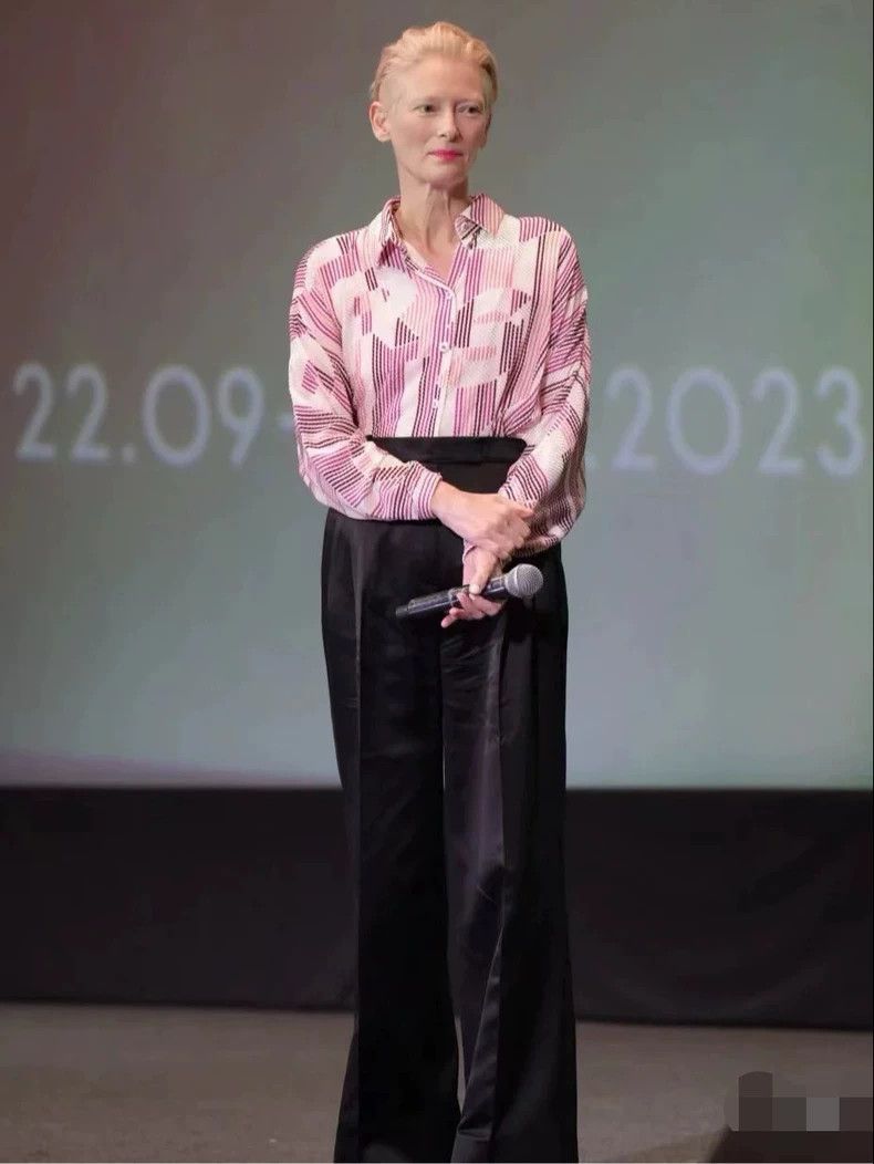 Chanel Chanel 23B Pink White CC Print Shirt - dmc Size US M / EU 48-50 / 2 - 2 Thumbnail