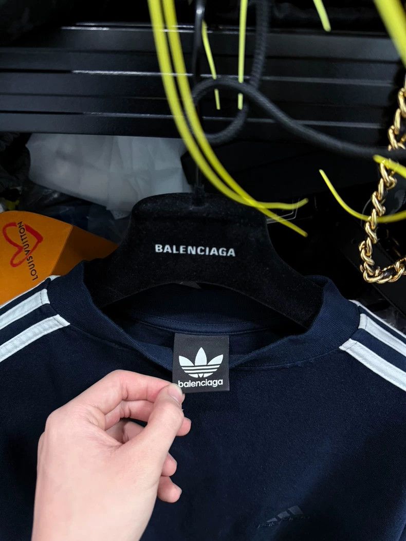 Balenciaga Balenciaga x Adidas Stripe Logo Longsleeve - dmc Size US M / EU 48-50 / 2 - 3 Thumbnail