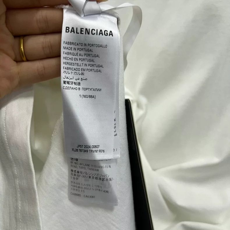 Balenciaga Balenciaga Distressed Letter Print Tee - dmc Size US S / EU 44-46 / 1 - 4 Thumbnail