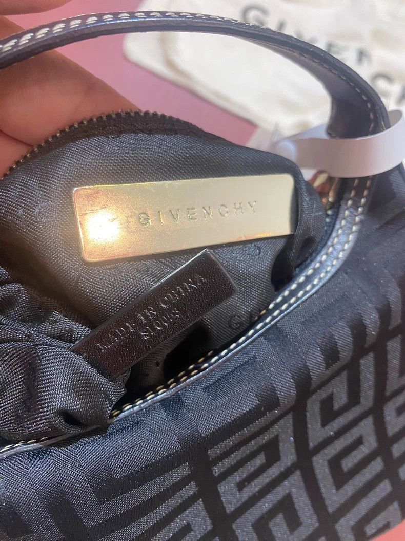 Givenchy Givenchy Vintage Logo Black Small Handbag - dmc Size ONE SIZE - 4 Thumbnail