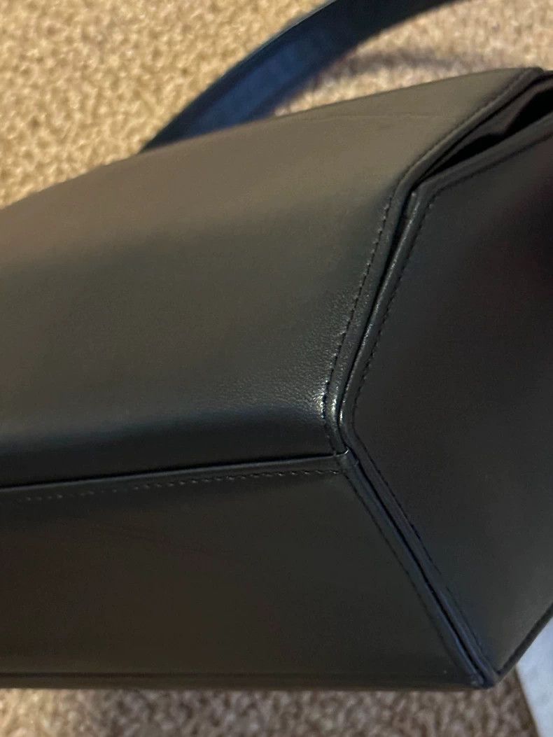 Givenchy Givenchy Vintage Leather Handbag - dmc Size ONE SIZE - 3 Thumbnail