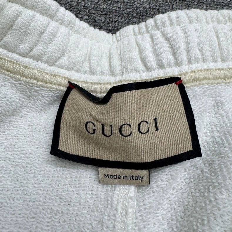 Gucci Gucci Embroidered Logo Shorts-yf Size US 32 / EU 48 - 3 Thumbnail