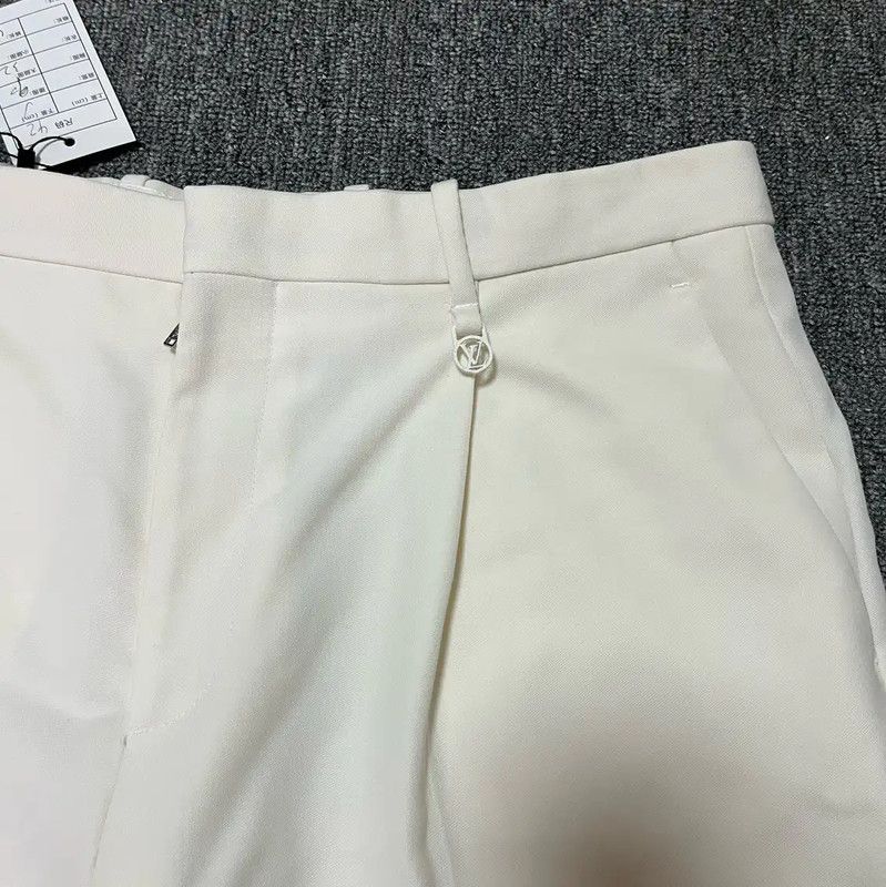 Louis Vuitton Louis Vuitton Summer White Wool Shorts for Men 0089 Size US 34 / EU 50 - 3 Thumbnail