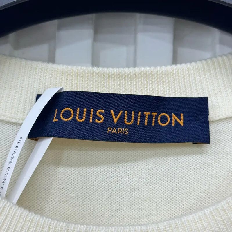 Louis Vuitton Louis Vuitton White Men's T-Shirt with Graphic 0089 Size US M / EU 48-50 / 2 - 4 Thumbnail