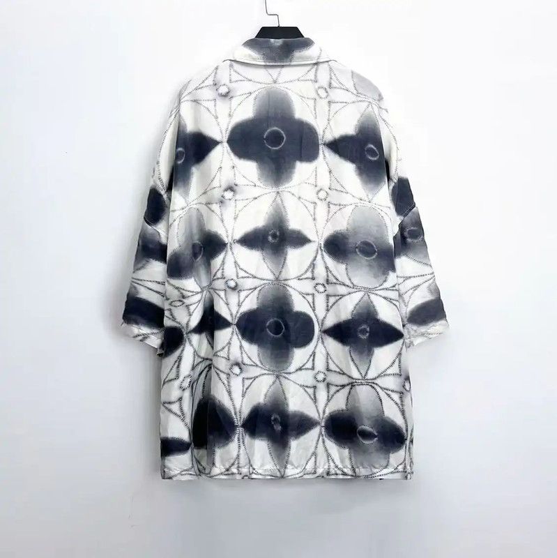 Louis Vuitton Louis Vuitton Short Sleeve Silk Shirt for Men 0089 Size US XXL / EU 58 / 5 - 2 Thumbnail