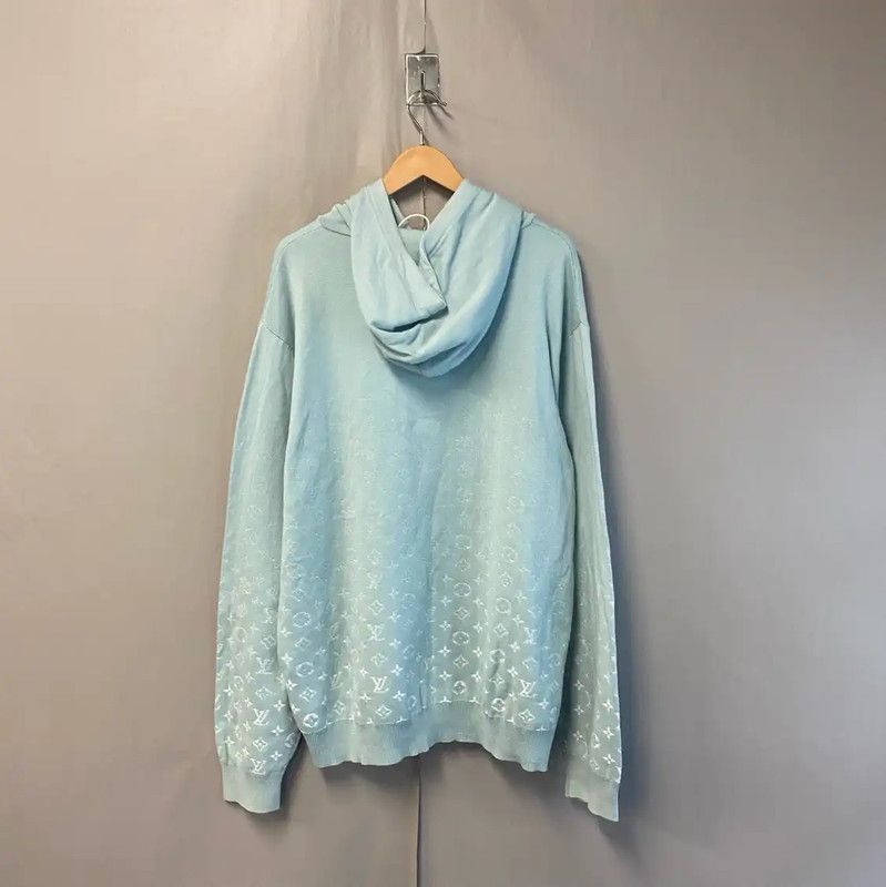 Louis Vuitton Louis Vuitton Light Blue Sweatshirt for Men 0089 Size US XXL / EU 58 / 5 - 2 Thumbnail