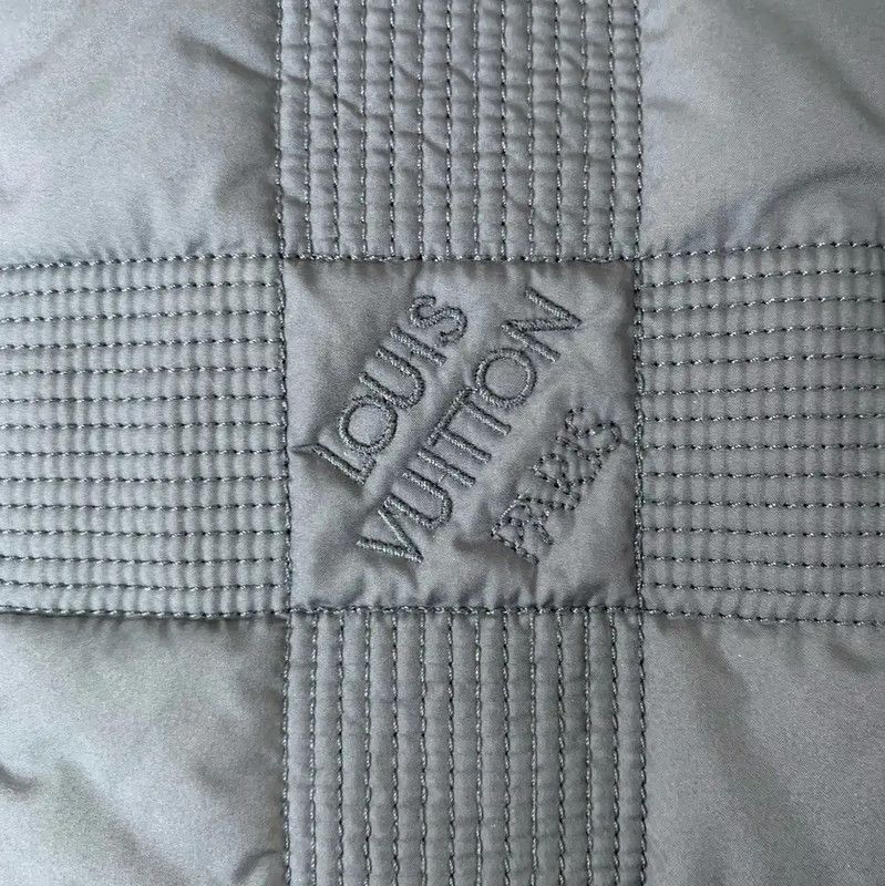 Louis Vuitton Louis Vuitton Gray Logo Men's Short Jacket 0089 Size US M / EU 48-50 / 2 - 5 Thumbnail