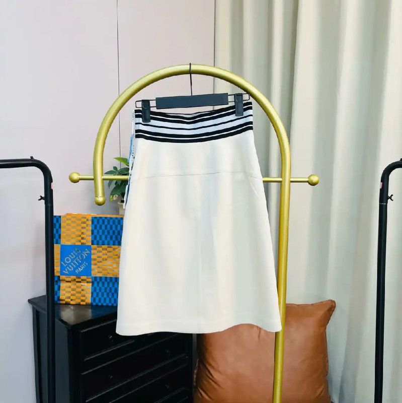 Louis Vuitton Louis Vuitton Cream Nylon Skirt for Women 0089 Size 23" - 2 Thumbnail
