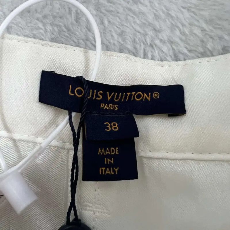 Louis Vuitton Louis Vuitton Summer White Cotton Women's Shorts 0089 Size 28" / US 6 / IT 42 - 3 Thumbnail
