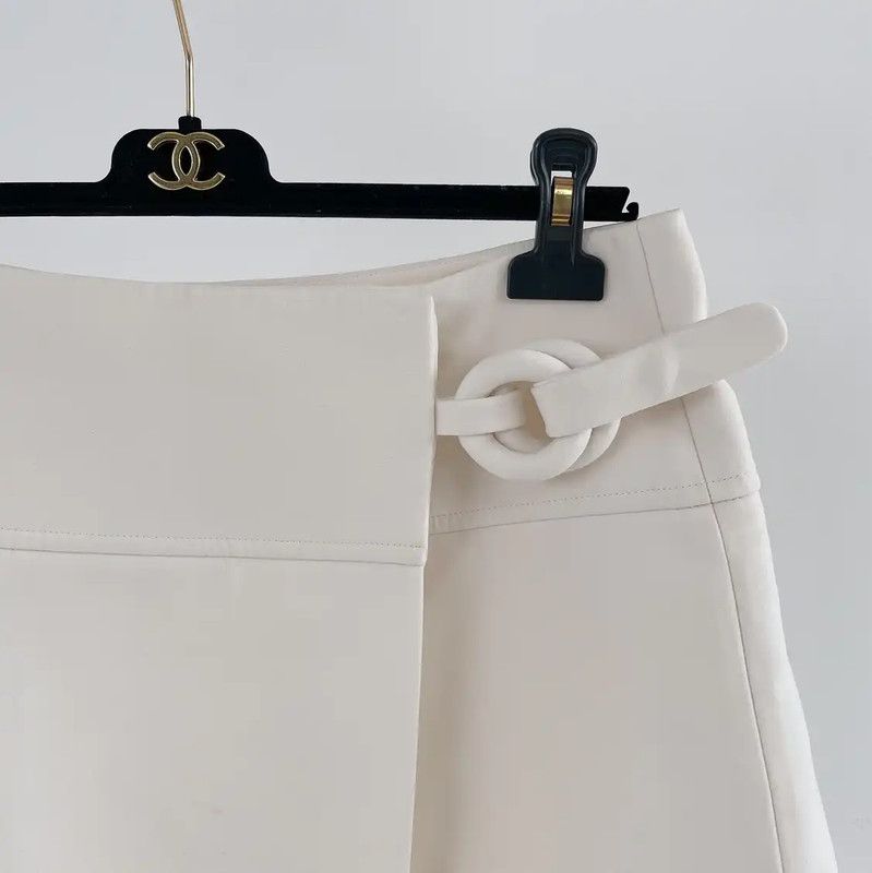 Louis Vuitton Louis Vuitton Women's White Wool A-Line Mini Skirt 0089 Size 27" / US 4 / IT 40 - 3 Thumbnail
