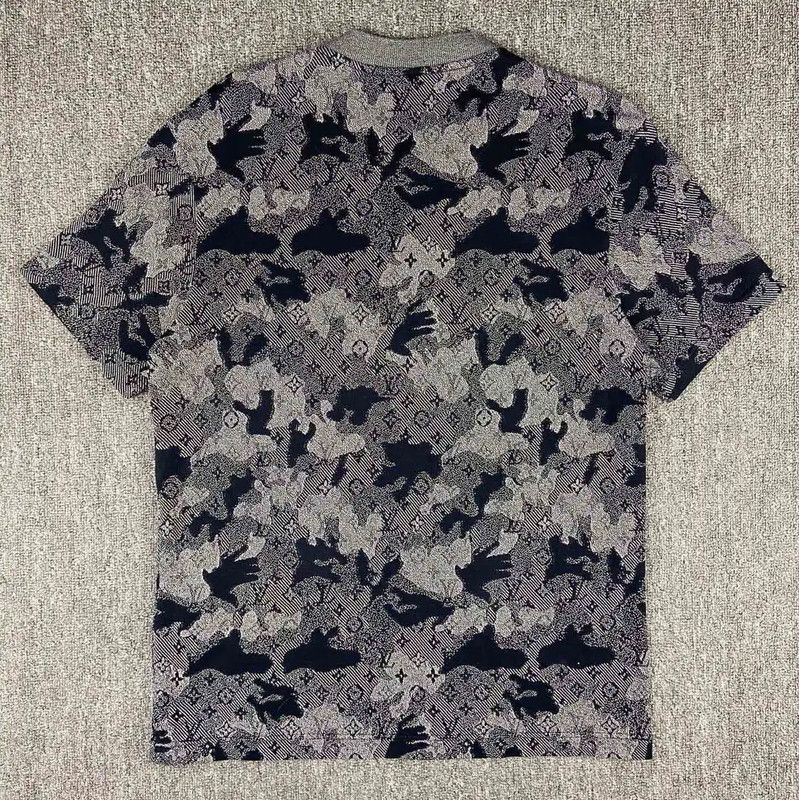 Louis Vuitton Louis Vuitton Gray Cotton T-Shirt for Women 0089 Size L / US 10 / IT 46 - 2 Thumbnail