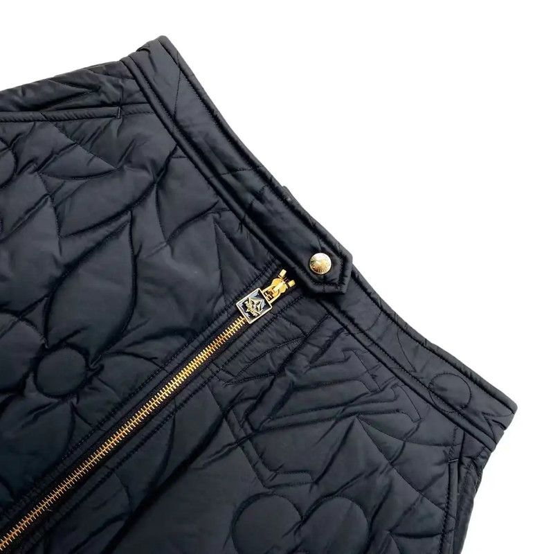 Louis Vuitton Louis Vuitton Black Nylon Skirt for Women 0089 Size 28" / US 6 / IT 42 - 3 Thumbnail