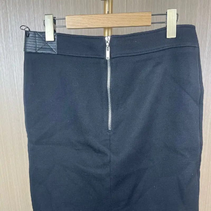 Louis Vuitton Louis Vuitton Black Wool Midi Skirt for Women 0089 Size 28" / US 6 / IT 42 - 2 Thumbnail