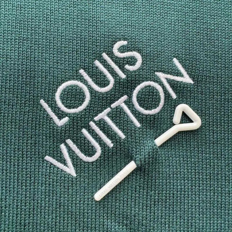 Louis Vuitton Louis Vuitton Stylish Dark Green Women's T-Shirt 0089 Size XXL / US 16-18 / IT 52-54 - 5 Thumbnail