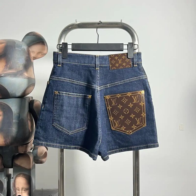 Louis Vuitton Louis Vuitton Denim Women's Shorts in Dark Blue 0089 Size 28" / US 6 / IT 42 - 2 Thumbnail