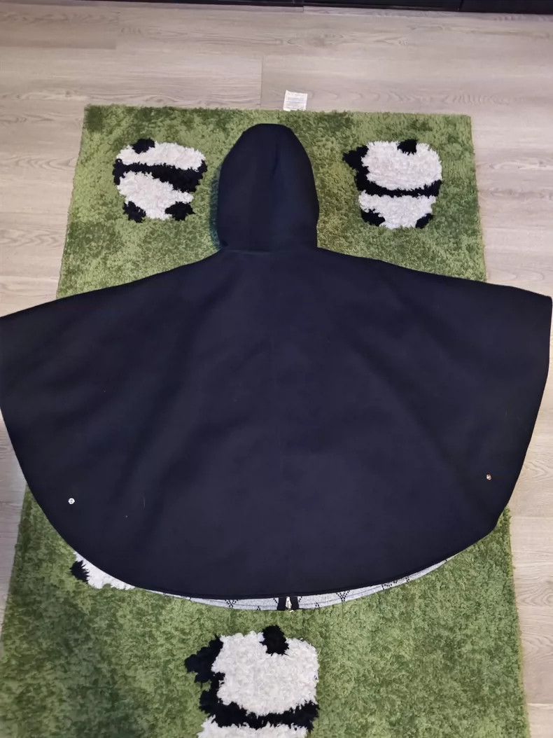 Louis Vuitton LV Reversible Wool Hooded Cloak - dmc Size US M / EU 48-50 / 2 - 4 Thumbnail