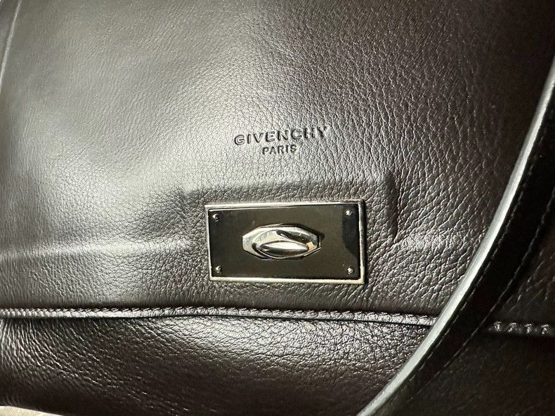 Givenchy Givenchy Shark Tooth Black Leather Bag - dmc Size ONE SIZE - 4 Thumbnail