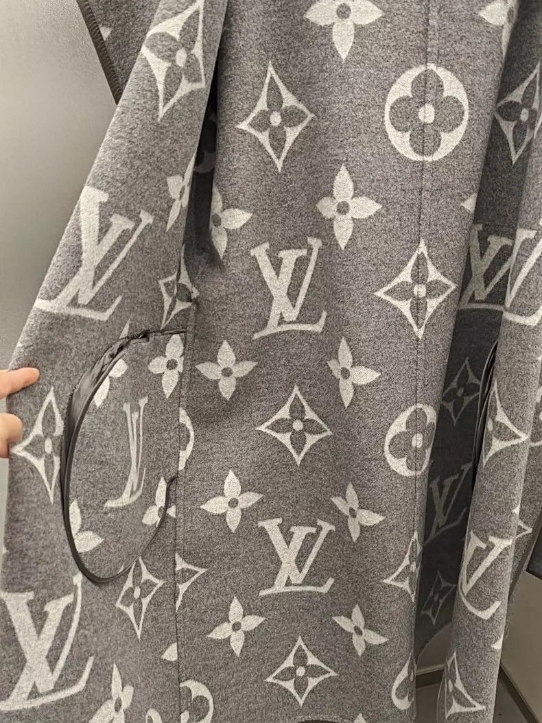 Louis Vuitton Louis Vuitton Grey Logo Robe Coat - dmc Size US M / EU 48-50 / 2 - 8 Thumbnail