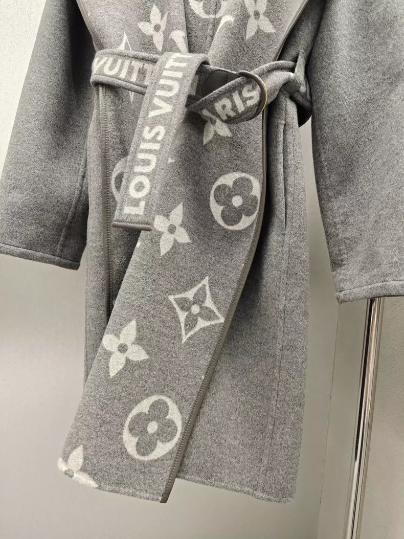 Louis Vuitton Louis Vuitton Grey Logo Robe Coat - dmc Size US M / EU 48-50 / 2 - 4 Thumbnail