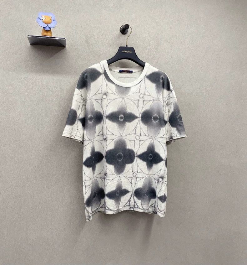 Louis Vuitton LV Tie-Dye Print Round Neck Tee - dmc Size US L / EU 52-54 / 3 - 4 Thumbnail