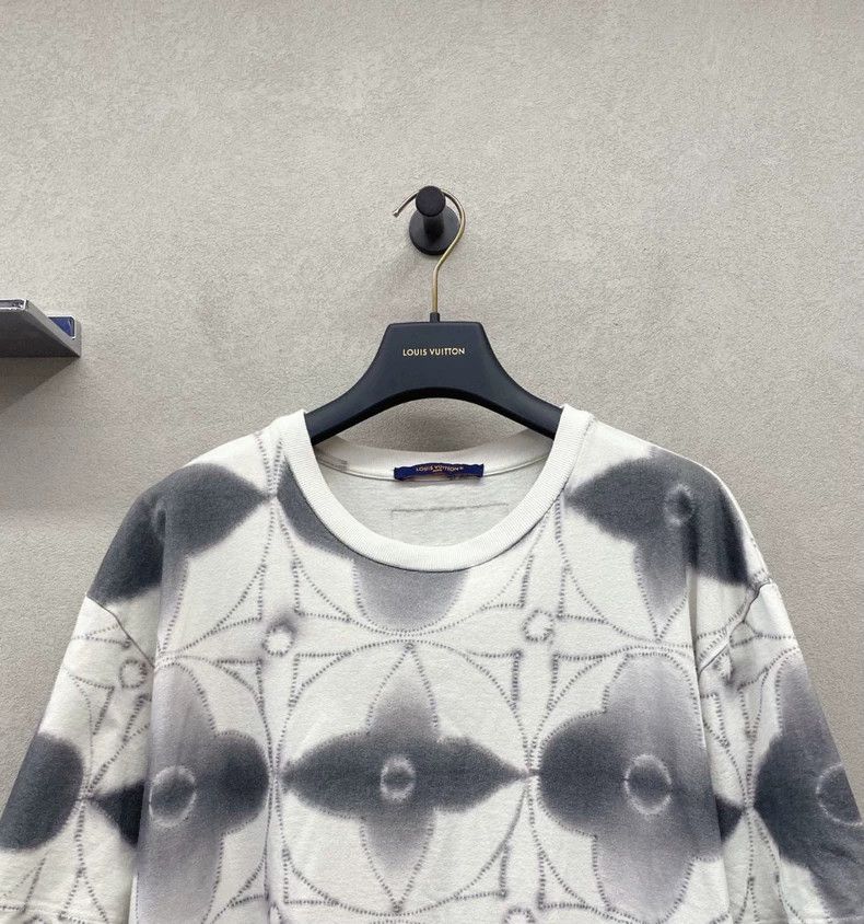 Louis Vuitton LV Tie-Dye Print Round Neck Tee - dmc Size US L / EU 52-54 / 3 - 5 Thumbnail