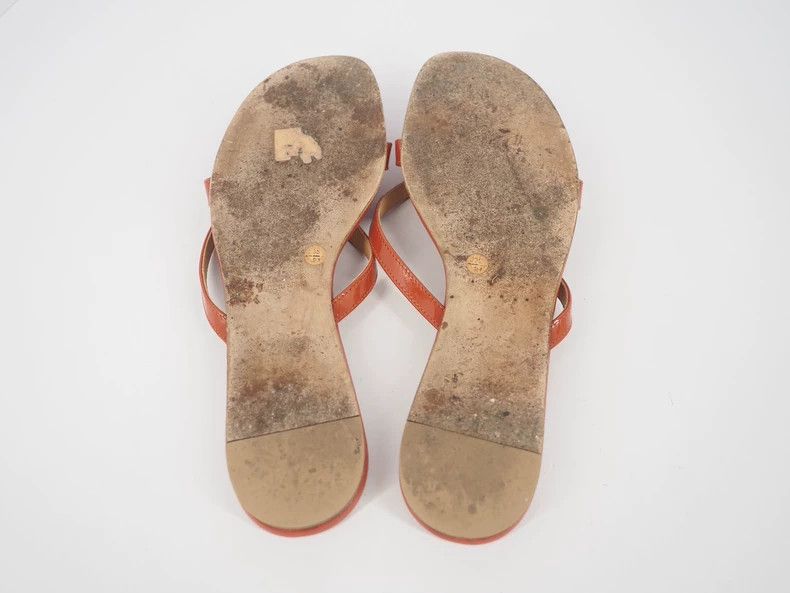 Hermes Hermes Red Leather Flip Flops - dmc Size US 5 / EU 37 - 6 Thumbnail