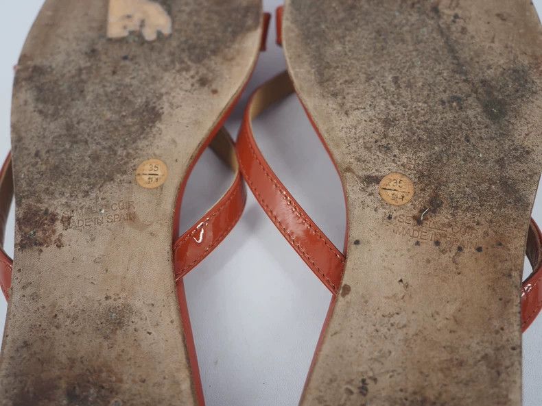 Hermes Hermes Red Leather Flip Flops - dmc Size US 5 / EU 37 - 7 Thumbnail