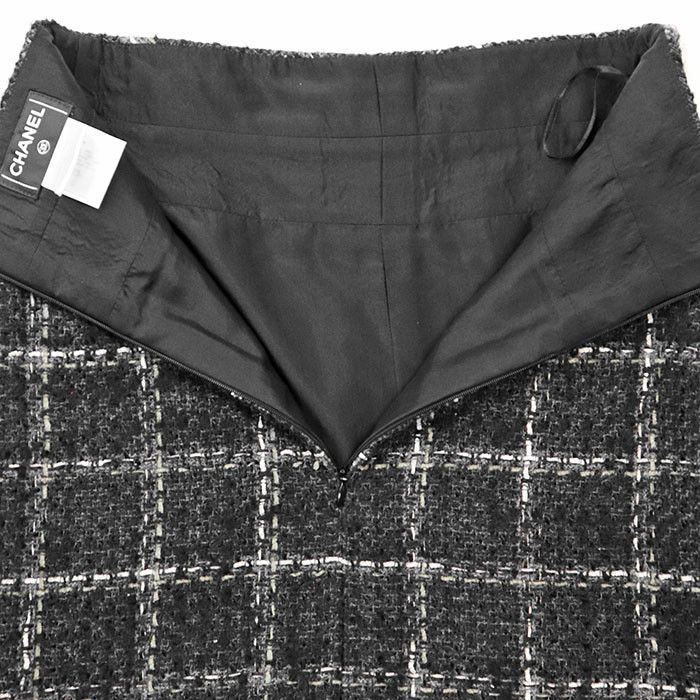 Chanel Chanel Chanel 06A P29549 Wool Tweed Skirt Others Skirts P29549 DUTY FREE for USA Size ONE SIZE - 8 Thumbnail