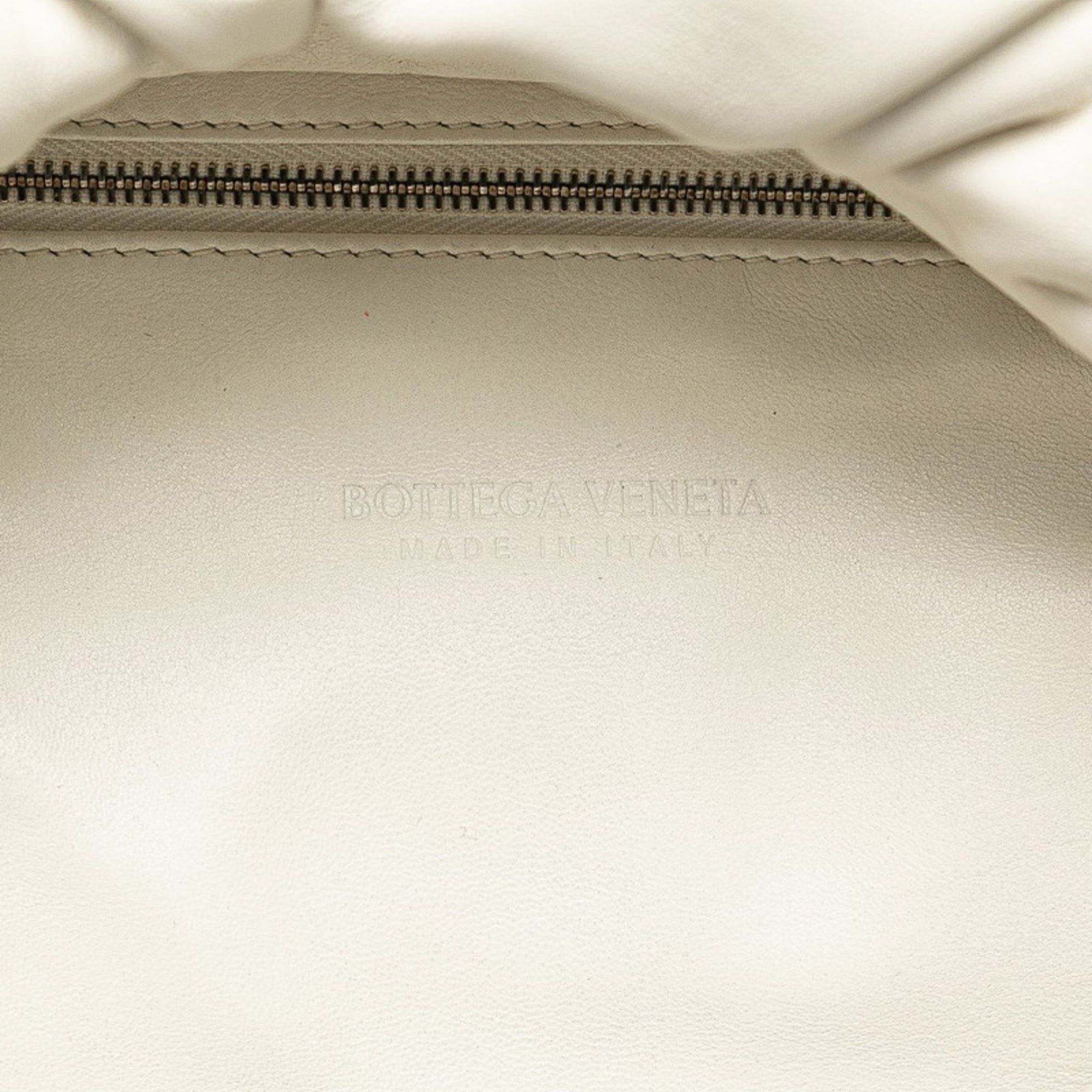 Bottega Veneta Bottega Veneta The Body Pouch, a body bag or waist in white leather for women. Size ONE SIZE - 8 Thumbnail