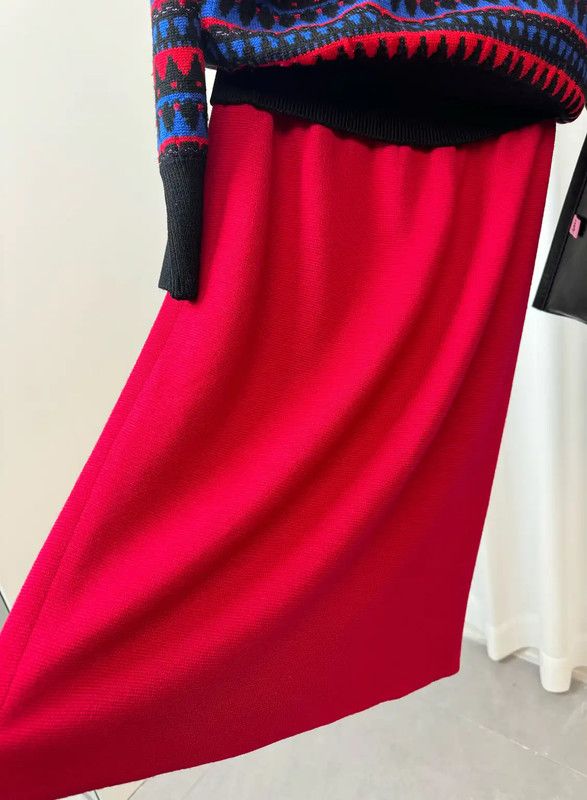 Yves Saint Laurent YSL Red Wool Midi Skirt for Women 0089 Size 28" / US 6 / IT 42 - 7 Thumbnail