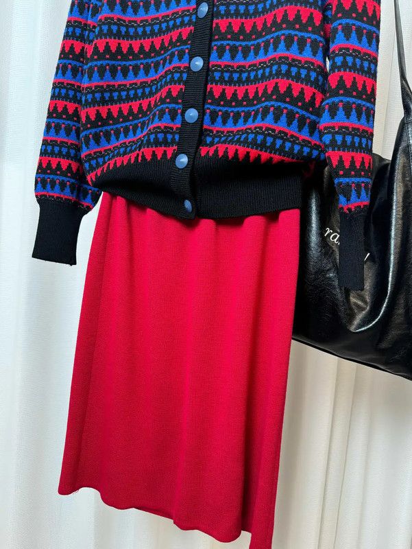 Yves Saint Laurent YSL Red Wool Midi Skirt for Women 0089 Size 28" / US 6 / IT 42 - 3 Thumbnail