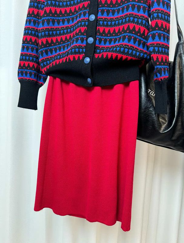 Yves Saint Laurent YSL Red Wool Midi Skirt for Women 0089 Size 28" / US 6 / IT 42 - 4 Thumbnail