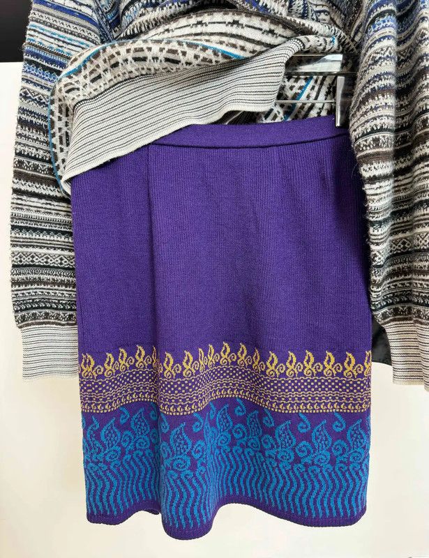 Yves Saint Laurent Yves Saint Laurent Purple Wool Half Skirt 0089 Size 28" / US 6 / IT 42 - 3 Thumbnail