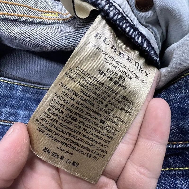 Burberry Burberry Women's Denim Pants in Dark Blue Size 26" / US 2 / IT 38 - 3 Thumbnail