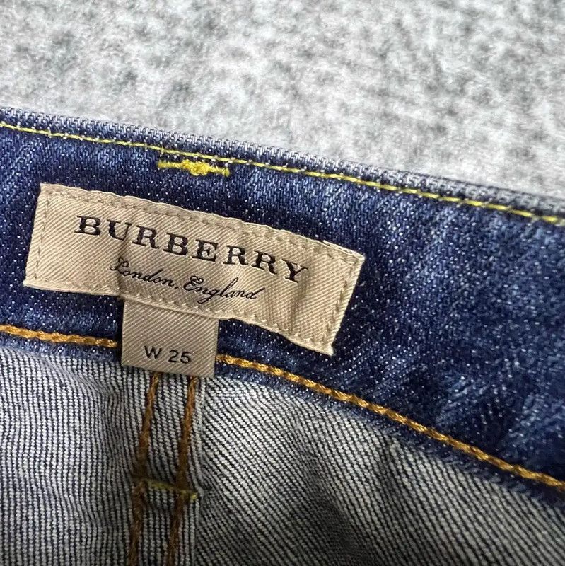 Burberry Burberry Women's Denim Pants in Dark Blue Size 26" / US 2 / IT 38 - 2 Thumbnail