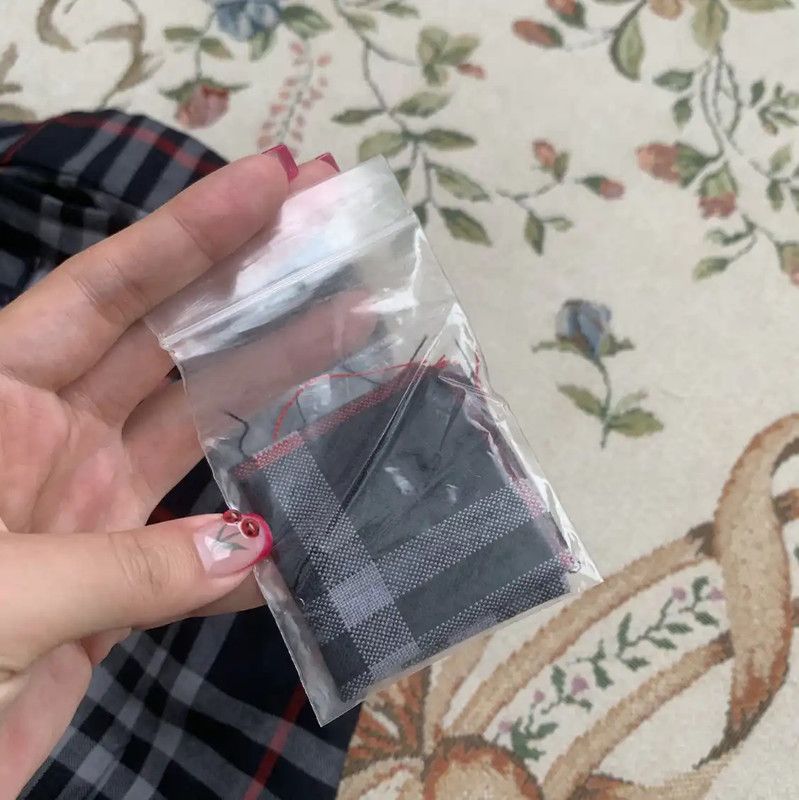 Burberry Burberry Women's Navy Wool Check Skirt Size 27" / US 4 / IT 40 - 10 Thumbnail