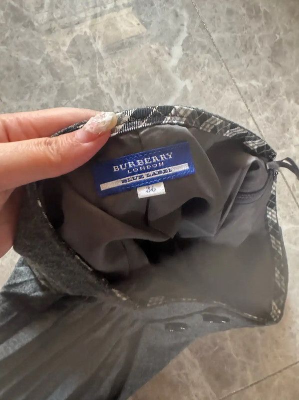 Burberry Burberry Grey Wool-Blend Women's Shorts Size 23" - 6 Thumbnail
