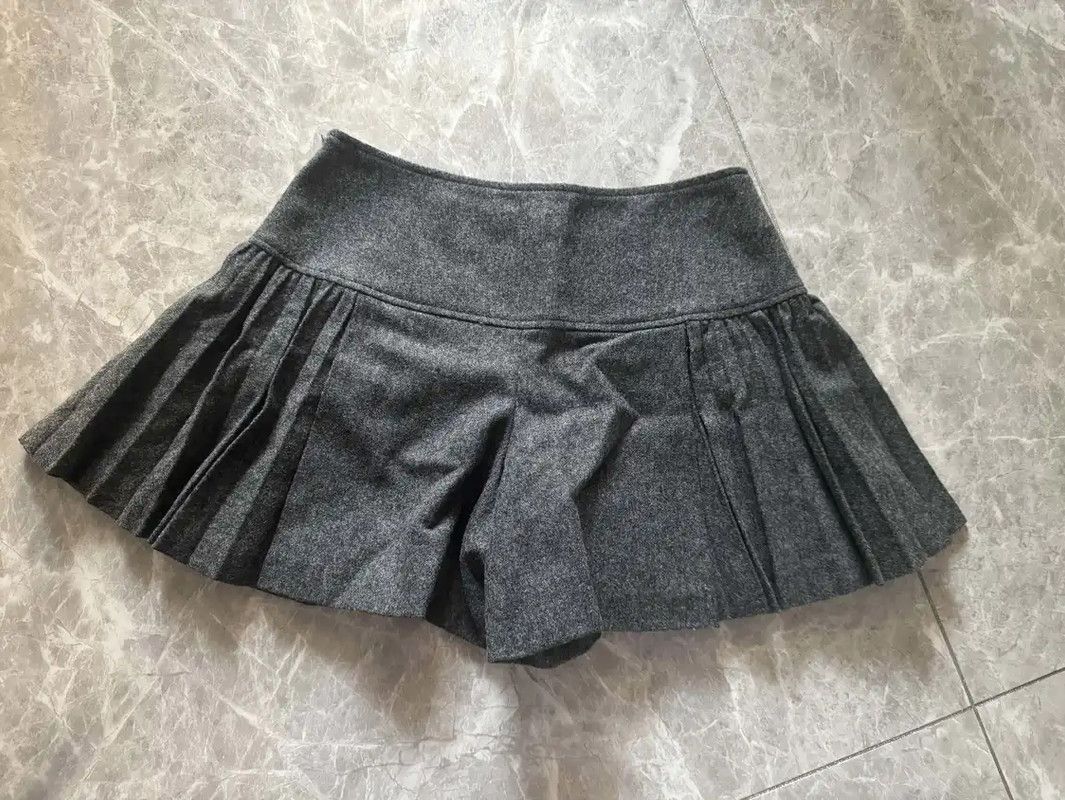 Burberry Burberry Grey Wool-Blend Women's Shorts Size 23" - 4 Thumbnail