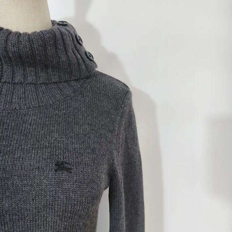 Burberry Burberry Gray Wool Long Sleeve Sweater Size M / US 6-8 / IT 42-44 - 2 Thumbnail