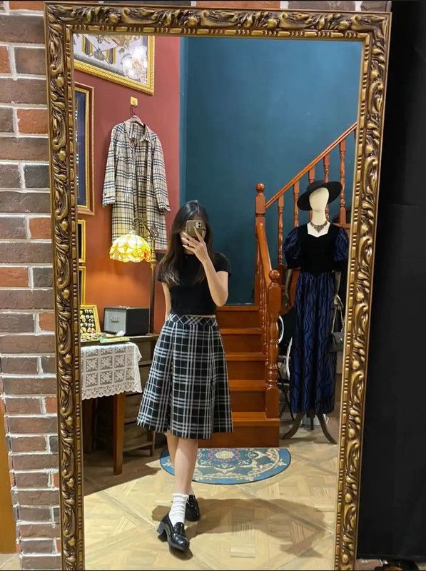 Burberry Burberry Black Plaid Wool Skirt for Women Size 23" - 7 Thumbnail