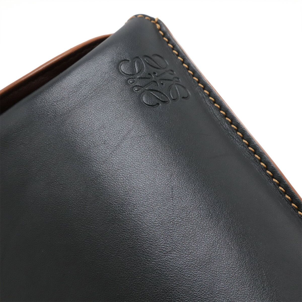 Loewe Loewe Loewe Gate Pocket Soft Calf Shoulder Bag Leather Shoulder Bag DUTY FREE for USA Size ONE SIZE - 5 Thumbnail